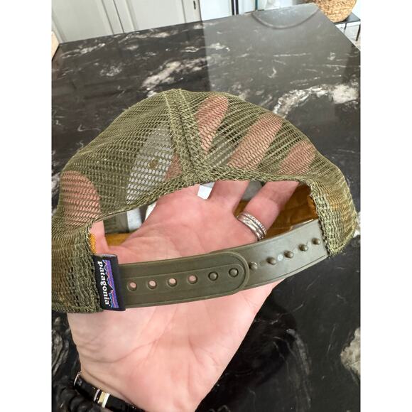 NEW Patagonia P-6 Logo LoPro Trucker Hat Hiking Unisex Talen Gold - Picture 4 of 6